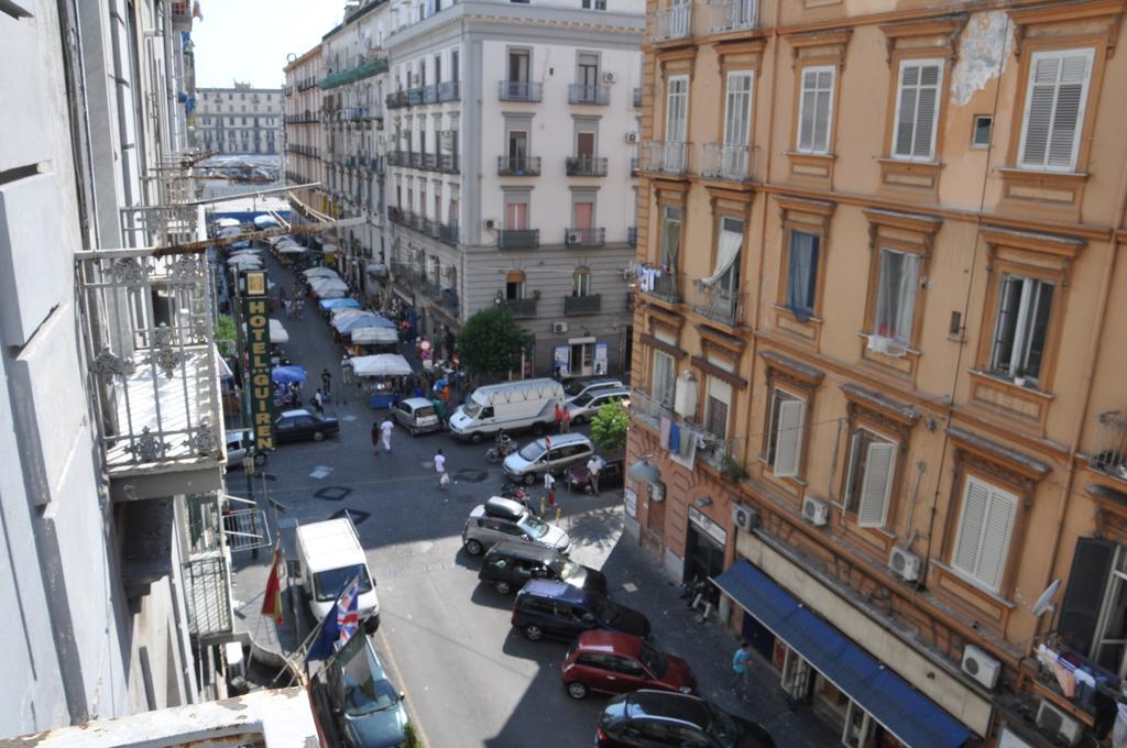 Firenze32 Bed & Breakfast Napoli Bagian luar foto