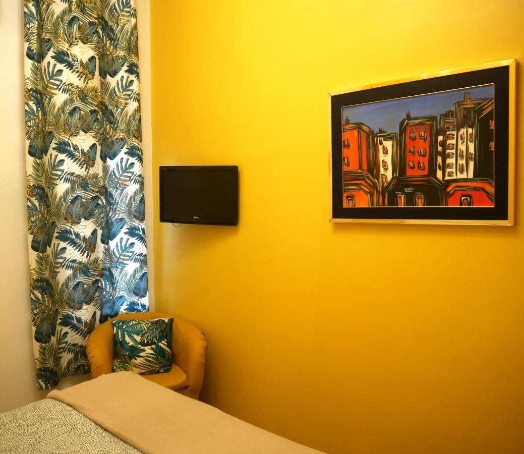 Firenze32 Bed & Breakfast Napoli Bagian luar foto