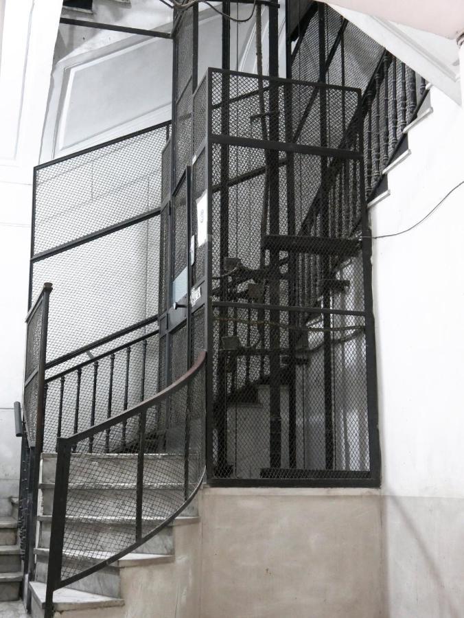 Firenze32 Bed & Breakfast Napoli Bagian luar foto